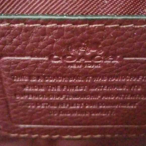 Like new Coach handbag with optional strap - Picture 4 of 6